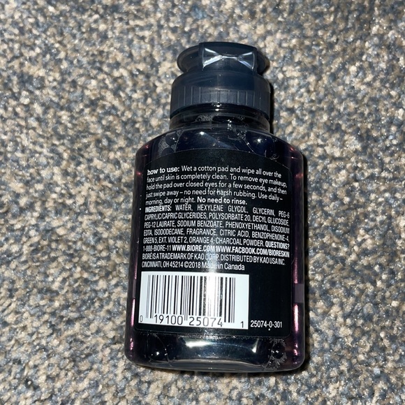 Biore Charcoal Cleaning Micellar Water Squeeze Bottle - Picture 5 of 5